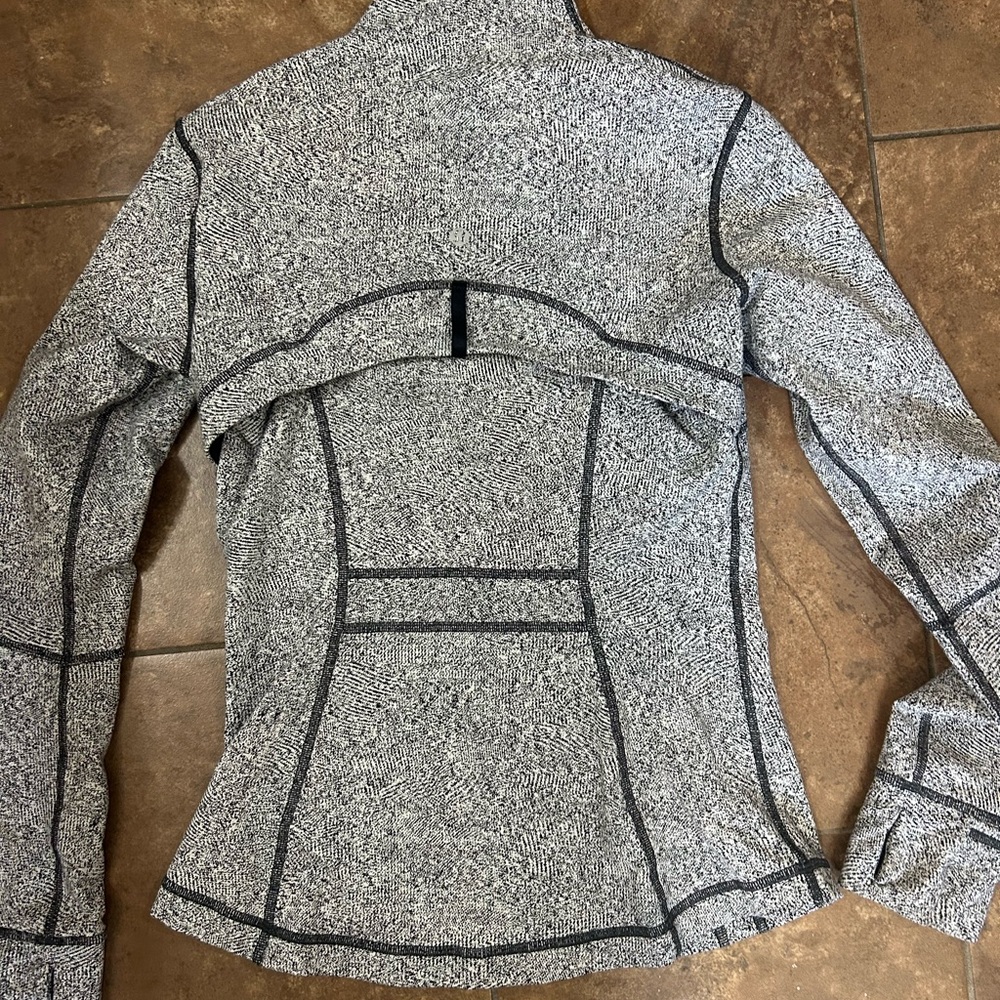 Lululemon Define Jacket - Picture 2 of 4